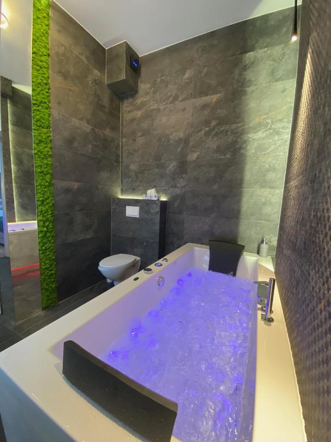 Apartament Bialy Z Jacuzzi Krakow Exterior photo