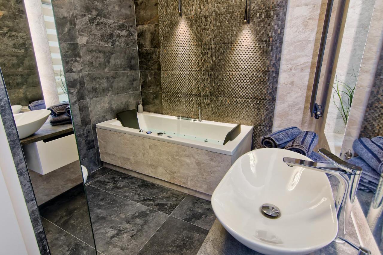Apartament Bialy Z Jacuzzi Krakow Exterior photo
